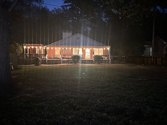 2nd image of 1809 E Lake Dr
