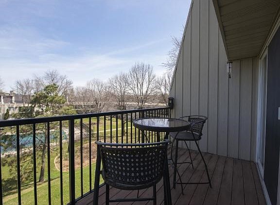 This unit has two decks; one off the front, and one off the back.  Both are main-free decking.