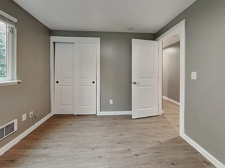 1105 S Woodlawn St #2 — Photo 3