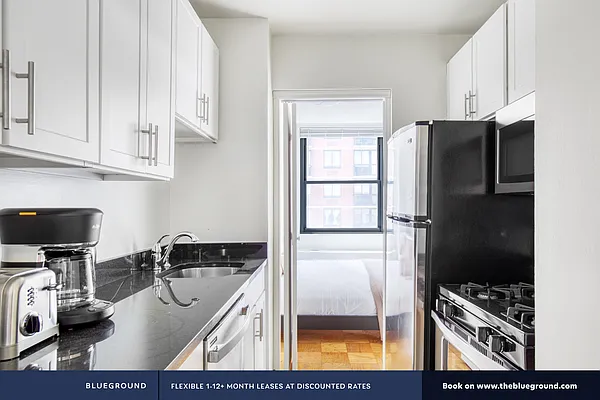 Rented by The Blueground | media 8