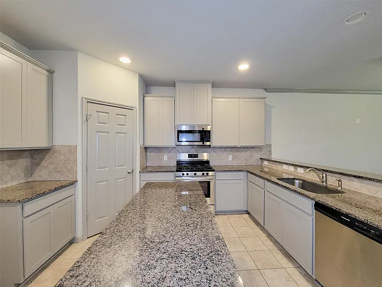 15611 Jackie Robinson Rd — Photo 6