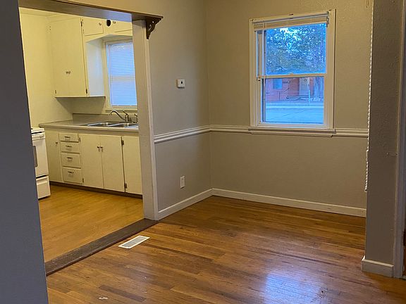 3rd image of 821 Acero Ave