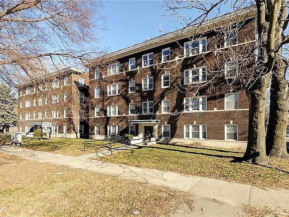 2nd image of 301 N Gladstone Blvd