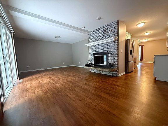 3rd image of 1710 Cherry Ln
