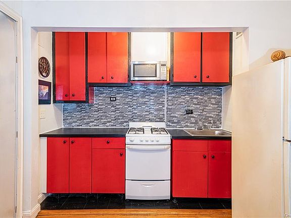 4th image of 3015 Riverdale Ave APT 4F