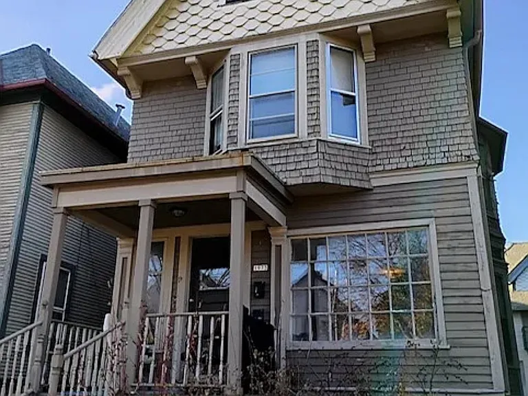 1973 N Farwell Ave #1 — Photo 1