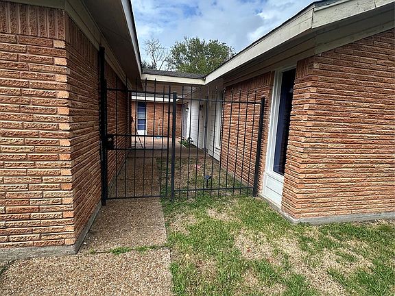 4th image of 7731 Catalina Ln