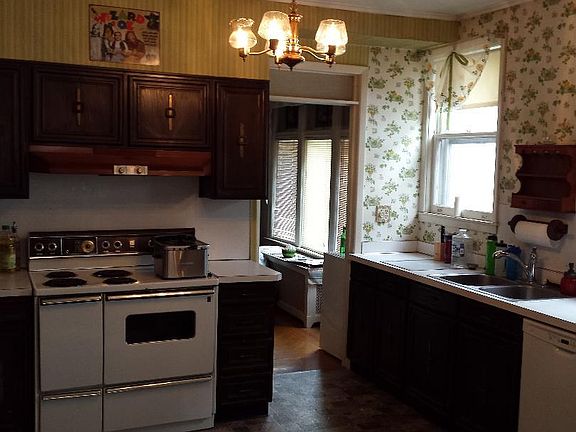 2nd image of 66 N Pine Ave