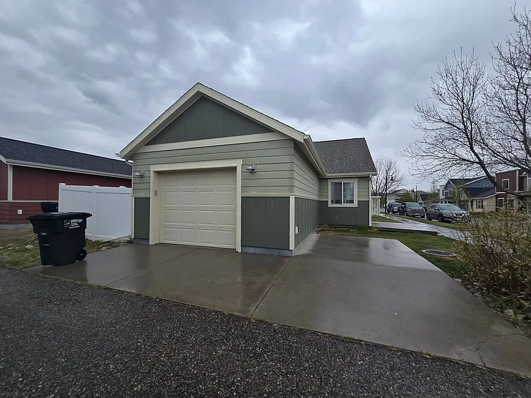 5247 Golden Hollow Rd — Photo 3