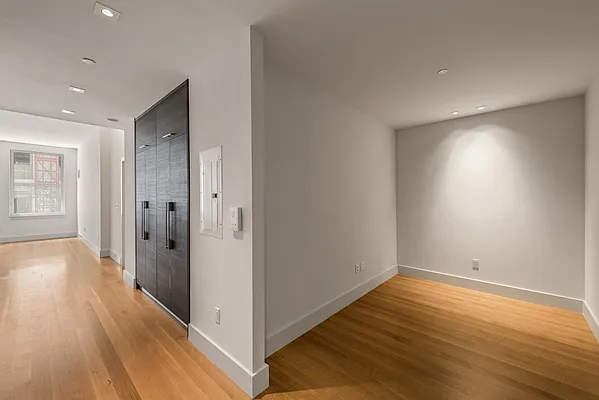 Sold by Nest Seekers International | media 11