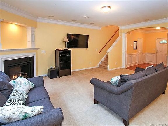 2nd image of 13923 Plowdon Ct