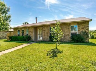 1917 Clark Trl, Grand Prairie, TX 75052