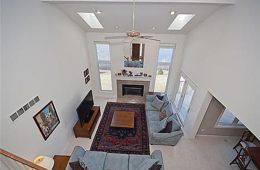 3rd image of 4290 Lake Forest Dr E