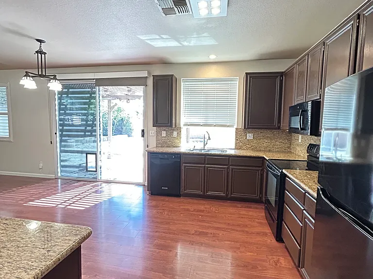 2412 Hooftrail Way — Photo 12