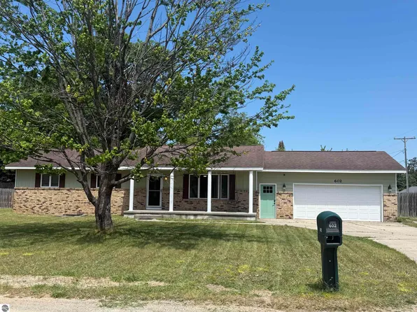 602 Lincoln St, Kalkaska, MI 49646