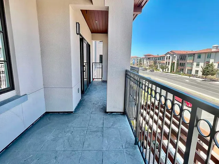 560 El Camino Real #208 — Photo 16