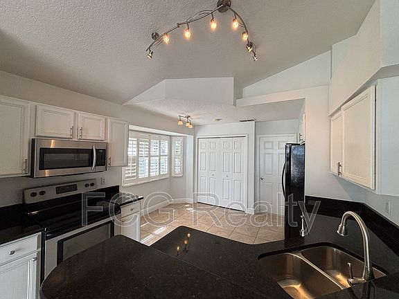 4th image of 130 Cedarpark Ln