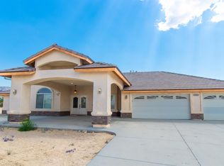 8990 Malpaso Rd, Phelan, CA 92371