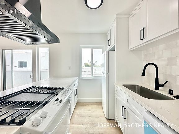 4th image of 1428 15th St #305A
