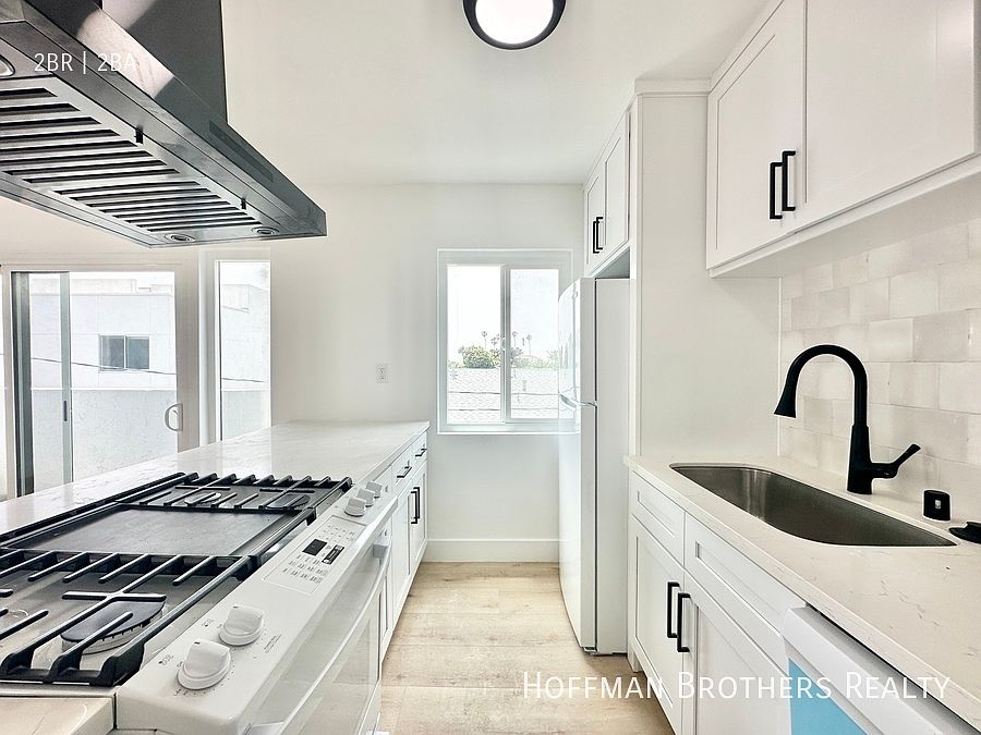 1st image of 1426 15th St #305