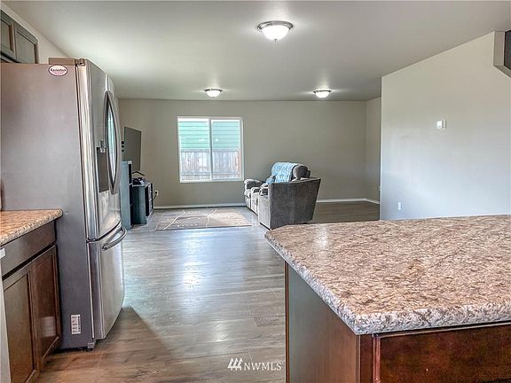 4th image of 131 Carver Walk SE
