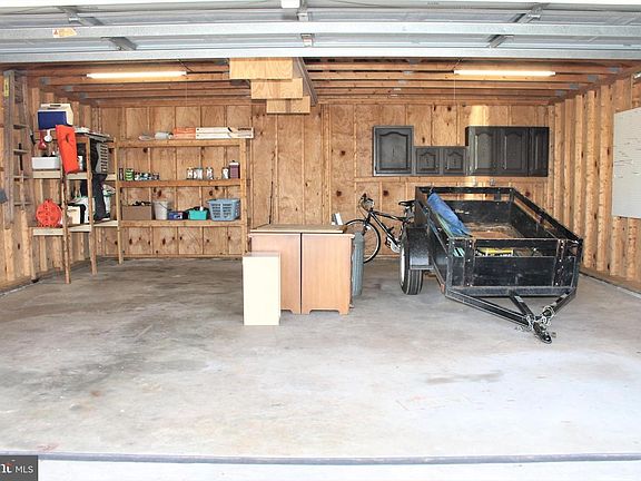 5th image of 7251 Marr Dr