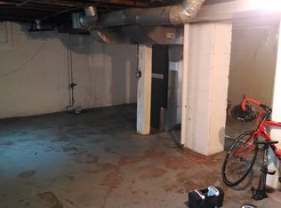 4921 William St, Omaha, NE 68106