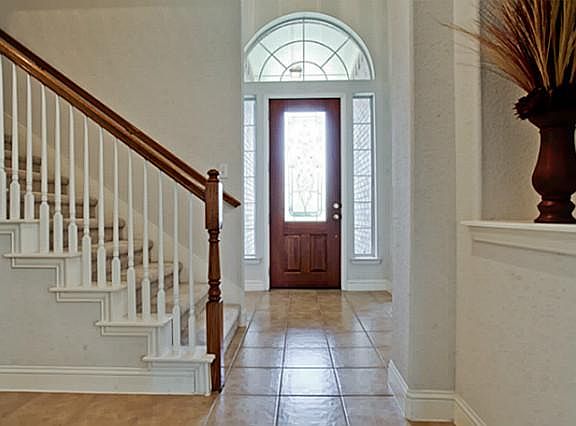 4th image of 1700 Redcedar Dr
