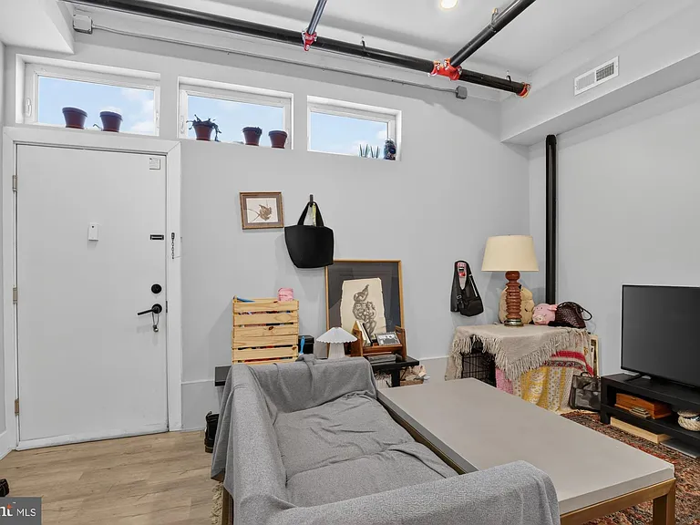 3965 Lancaster Ave #105 — Photo 3