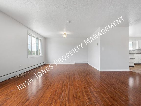 3rd image of 425 Callodine Ave Floor 2