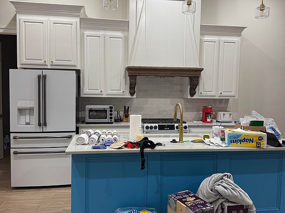 4th image of 260 Independence Dr