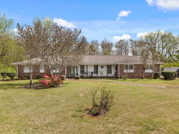 2121 Bower Dr, Florence, AL 35630