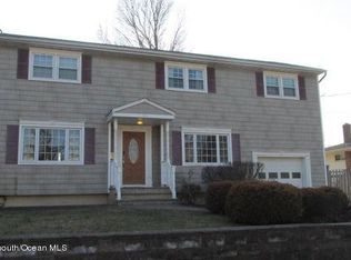 30 Enright Ave, Freehold, NJ 07728