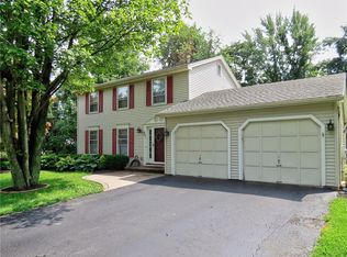 821 Somerdale Dr, Webster, NY 14580