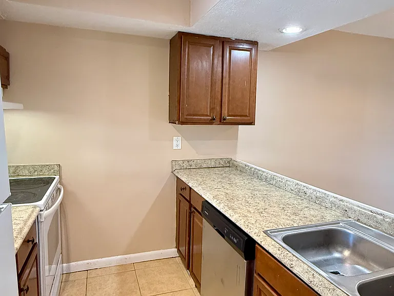 871 NW Sunset Dr #5 — Photo 10