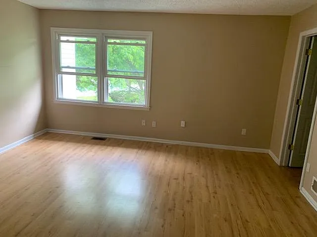 13 Tall Oaks Ct — Photo 4