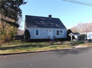 5 Huntley Ct, Niantic, CT 06357