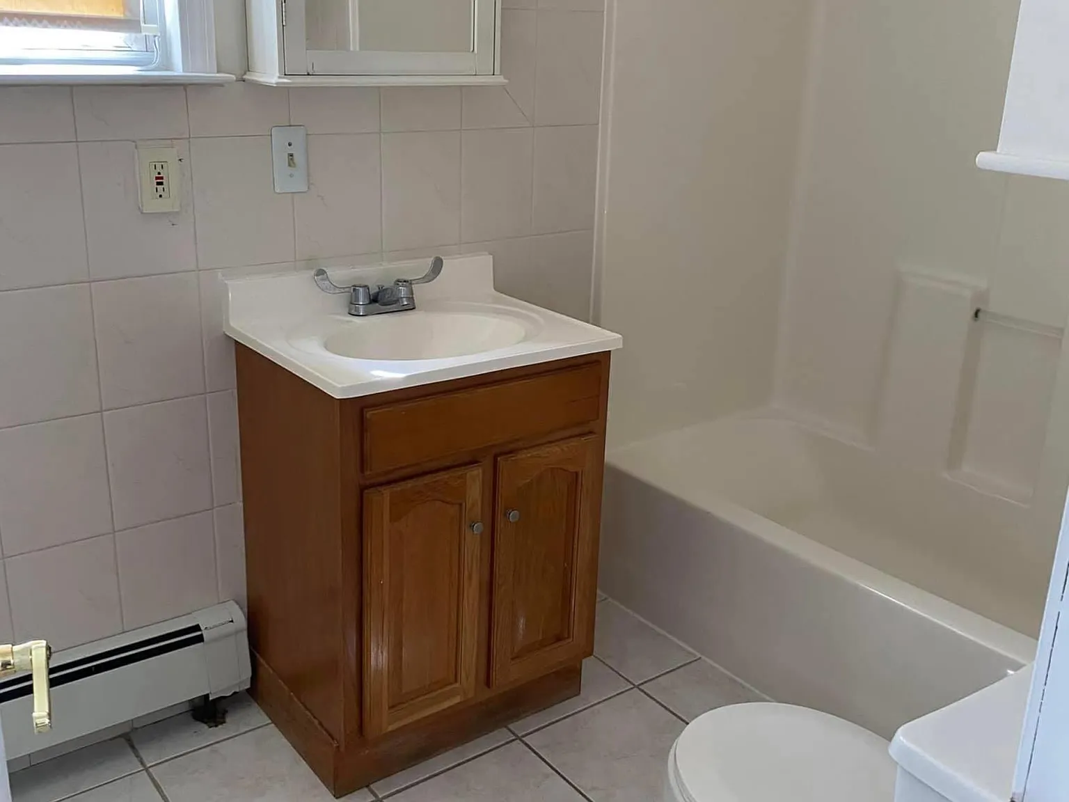 2 bed, 900 sqft, $1,600 — Photo 4