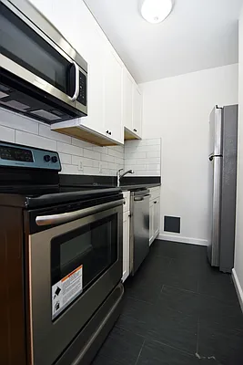 Rented by Bohemia Realty Group | media 9