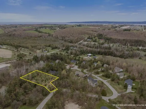 3438 Annies Way, Petoskey, MI 49770