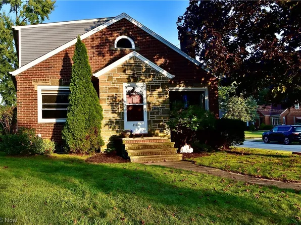 4933 S Park Dr, Fairview Park, OH 44126