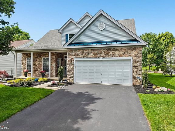 5th image of 717 S Settlers Cir