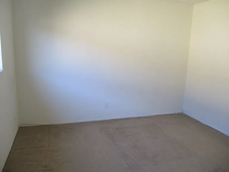 3833 Tilden Ave — Photo 8