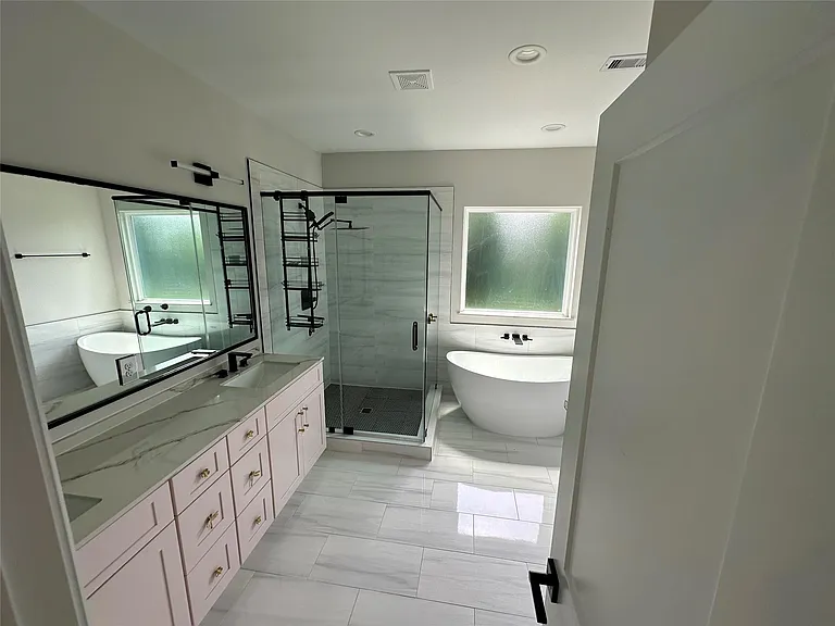 2032 W Tidwell Rd — Photo 17