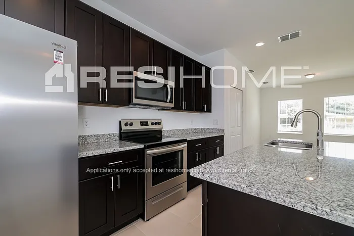 1925 Drum Dr — Photo 6