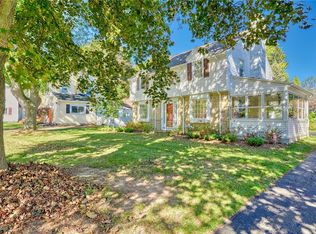 248 Chestnut Hill Dr, Rochester, NY 14617