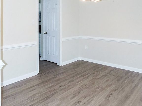 4th image of 26099 Sycamore Dr