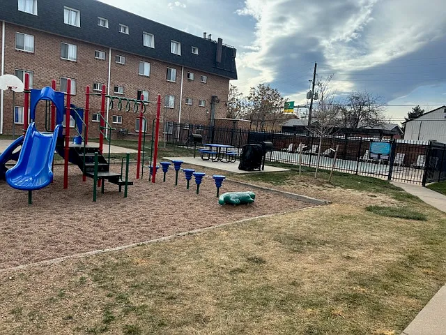 Zuni Plaza — Photo 2