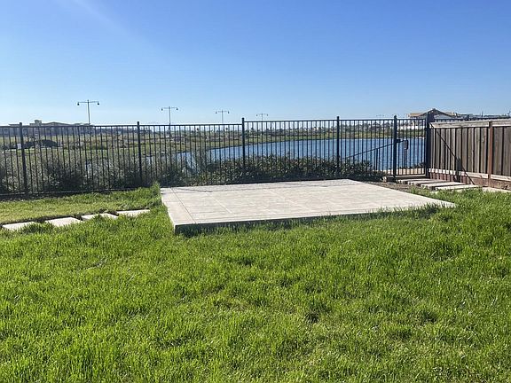4th image of 3274 Paxton St #3274