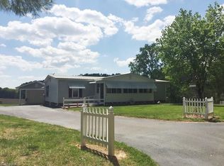 145 Farrell Ln, Mount Airy, NC 27030